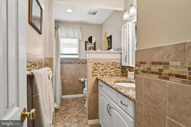 325 ACORN DR, Warminster, PA 18974