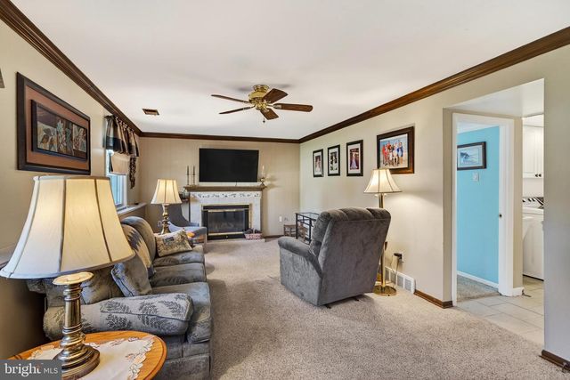325 ACORN DR, Warminster, PA 18974