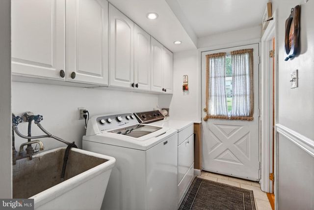 325 ACORN DR, Warminster, PA 18974