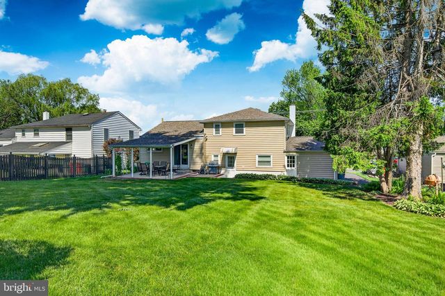 325 ACORN DR, Warminster, PA 18974