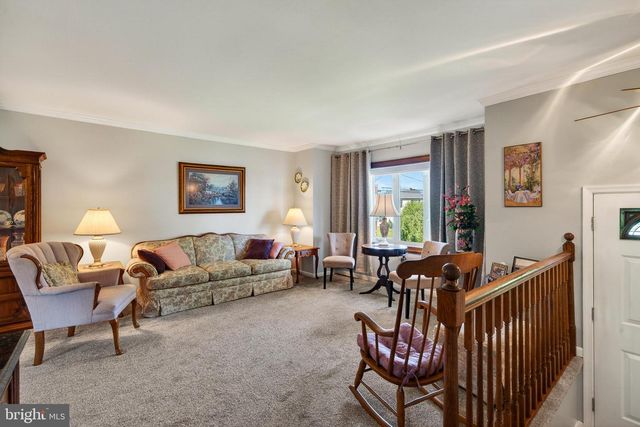 325 ACORN DR, Warminster, PA 18974