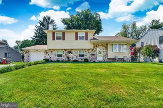 325 ACORN DR, Warminster, PA 18974