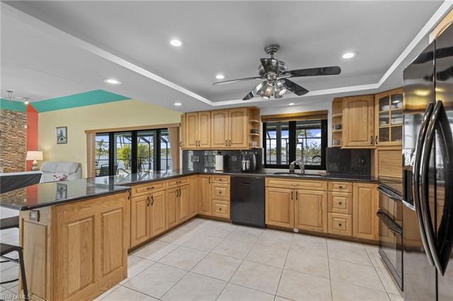 313 SE 6th ST, Cape Coral, FL 33990