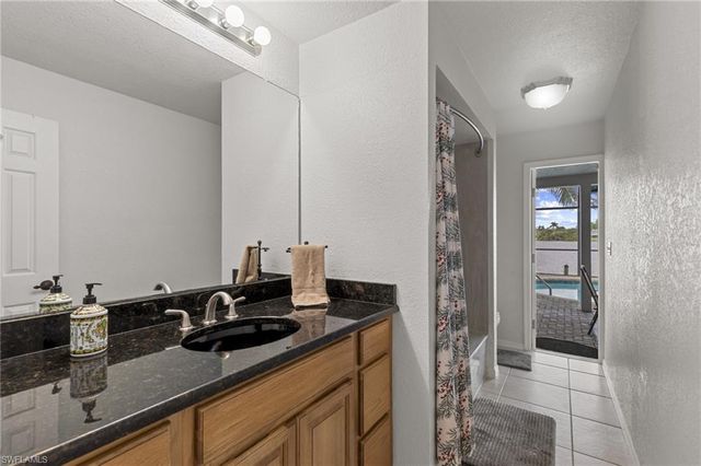 313 SE 6th ST, Cape Coral, FL 33990