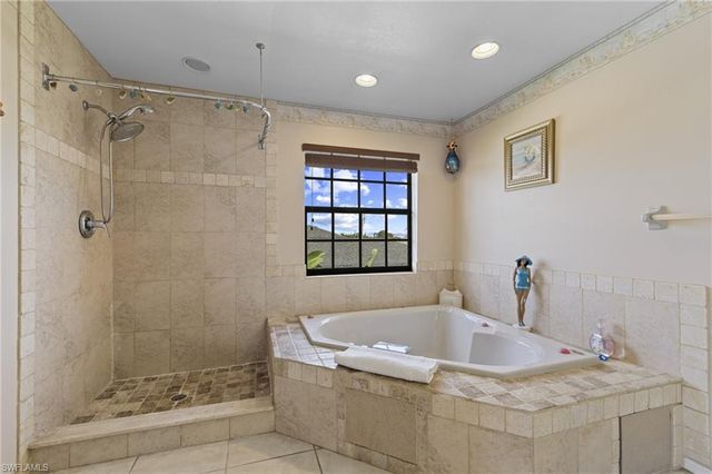 313 SE 6th ST, Cape Coral, FL 33990