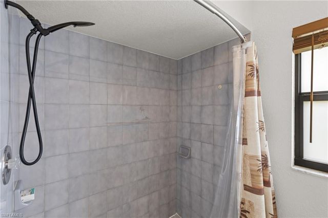 313 SE 6th ST, Cape Coral, FL 33990