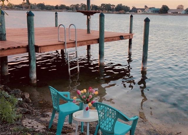 313 SE 6th ST, Cape Coral, FL 33990