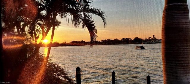 313 SE 6th ST, Cape Coral, FL 33990