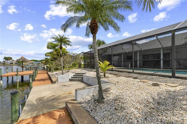 313 SE 6th ST, Cape Coral, FL 33990