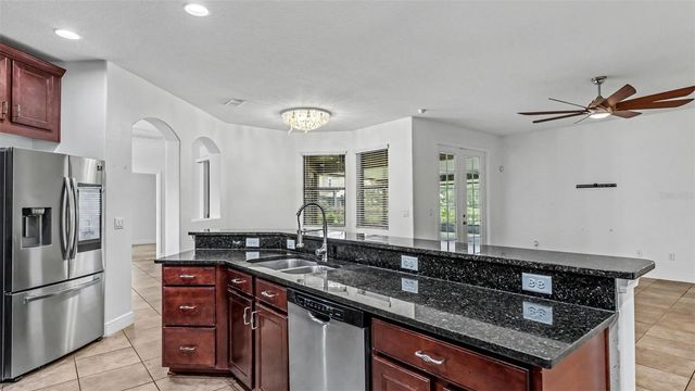 3950 SUNSET LAKE DRIVE, Lakeland, FL 33810