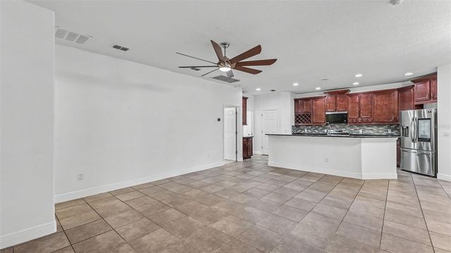 3950 SUNSET LAKE DRIVE, Lakeland, FL 33810