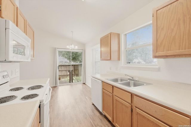 6918 SANDY POINT DR, San Antonio, TX 78244