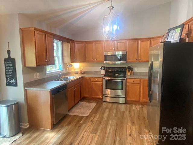128 Forest Glen Way, Morganton, NC 28655