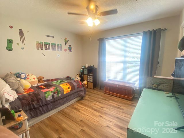 128 Forest Glen Way, Morganton, NC 28655