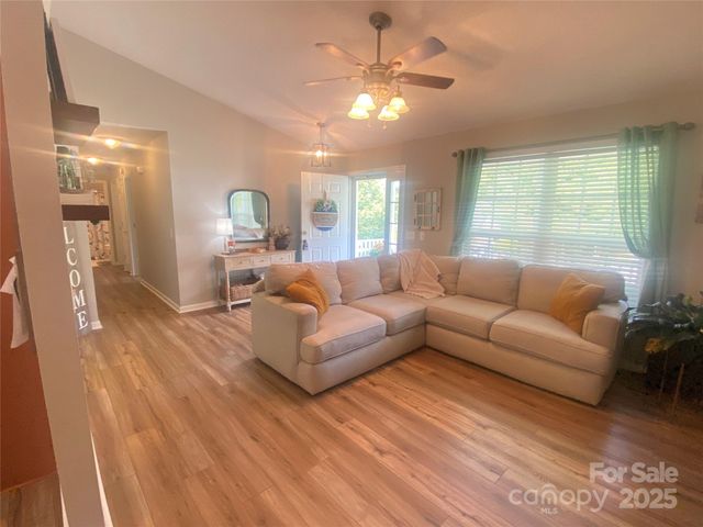 128 Forest Glen Way, Morganton, NC 28655