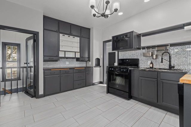 681 OAK STREET, Neenah, WI 54956