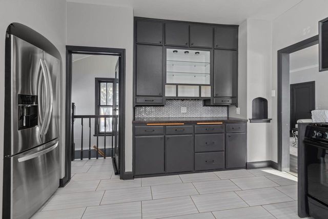 681 OAK STREET, Neenah, WI 54956