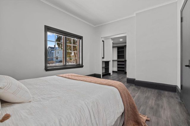 681 OAK STREET, Neenah, WI 54956