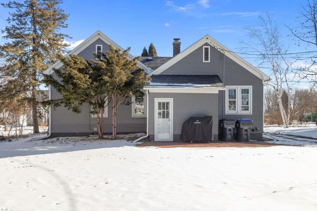 681 OAK STREET, Neenah, WI 54956