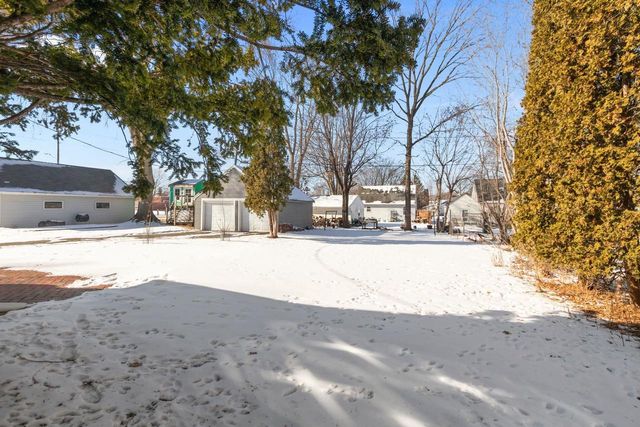 681 OAK STREET, Neenah, WI 54956