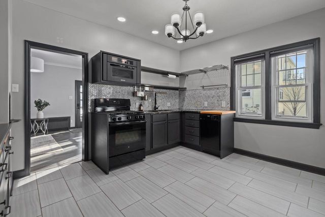 681 OAK STREET, Neenah, WI 54956