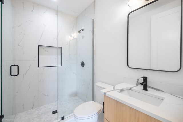 2113 N Kenmore Avenue 1, Chicago, IL 60614