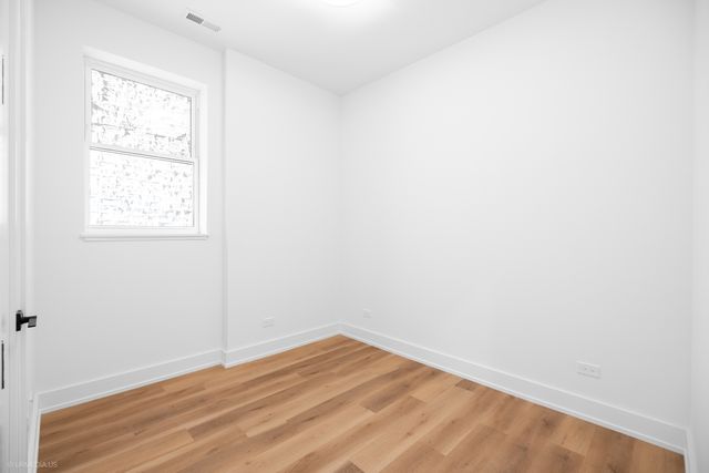 2113 N Kenmore Avenue 1, Chicago, IL 60614