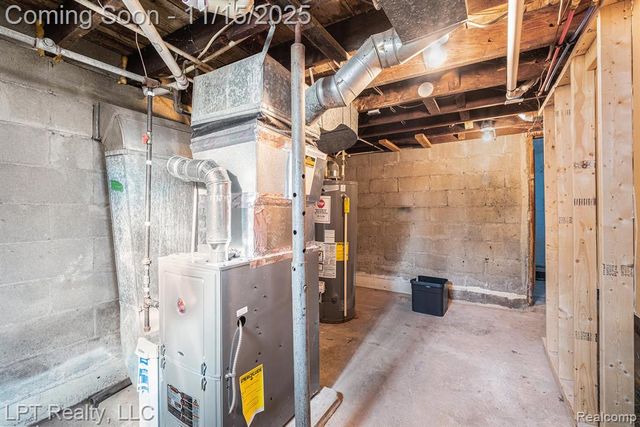 311 S Lemen Street, Fenton, MI 48430