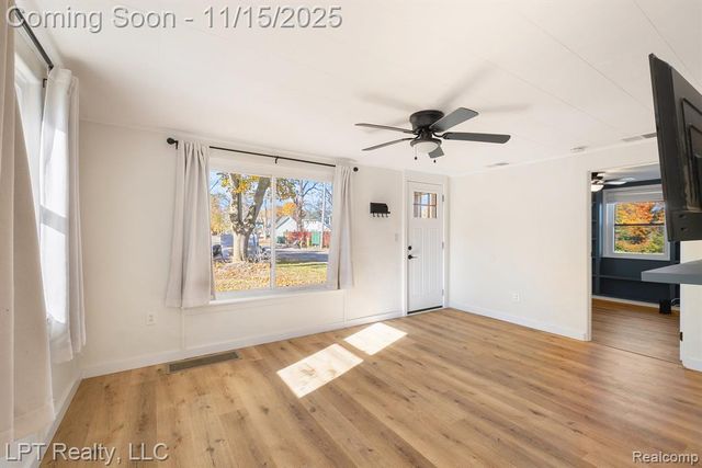 311 S Lemen Street, Fenton, MI 48430