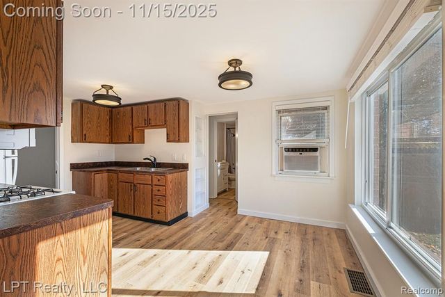 311 S Lemen Street, Fenton, MI 48430