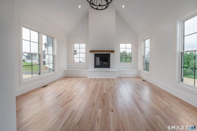 4 Pumpkin Grove, East Lyme, CT 06333