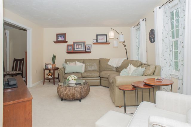 13 King Philip Path, Mendon, MA 01756