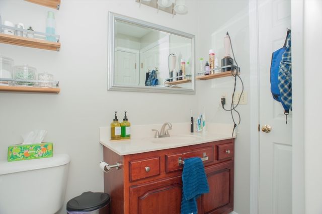13 King Philip Path, Mendon, MA 01756