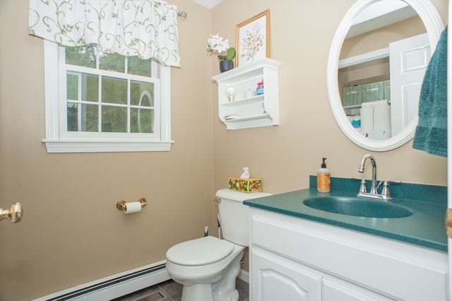 13 King Philip Path, Mendon, MA 01756