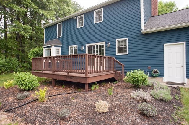 13 King Philip Path, Mendon, MA 01756