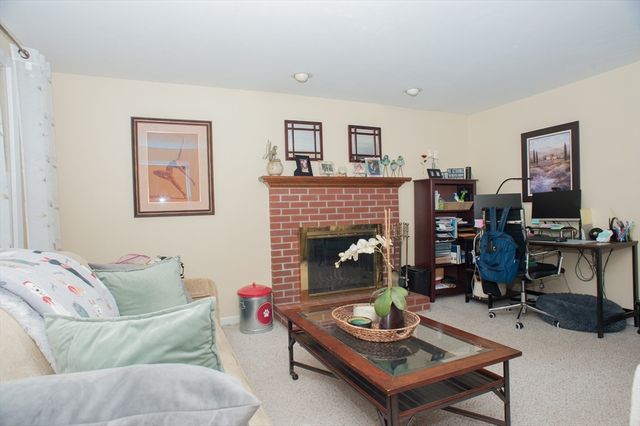 13 King Philip Path, Mendon, MA 01756