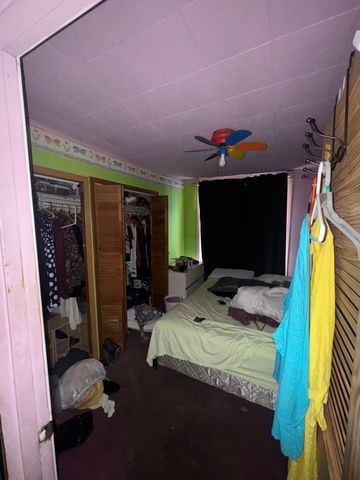 3634 S Giles Avenue, Chicago, IL 60653