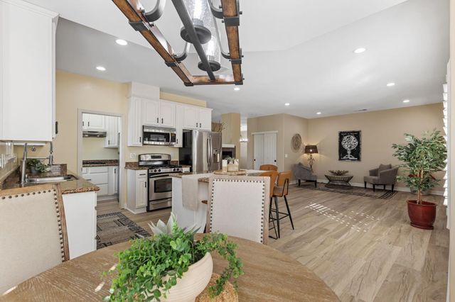 13399 Bell Brook Dr, Auburn, CA 95602