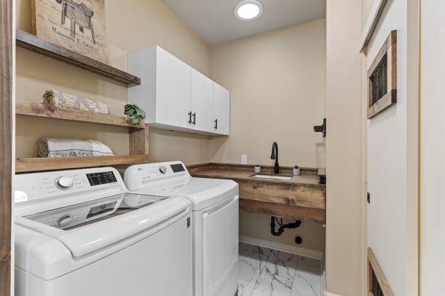 13399 Bell Brook Dr, Auburn, CA 95602