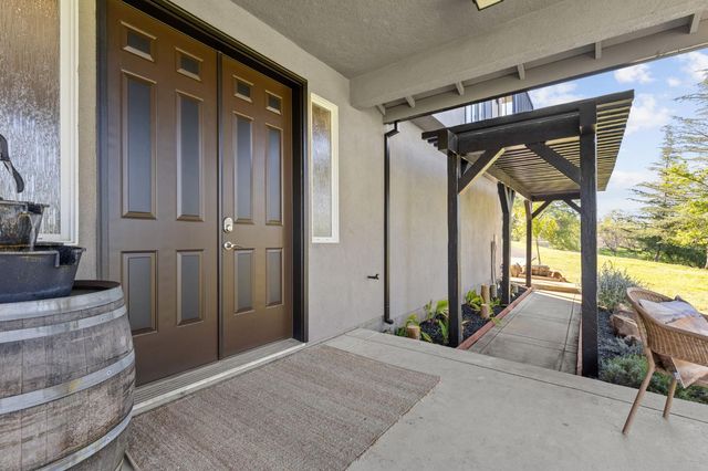 13399 Bell Brook Dr, Auburn, CA 95602