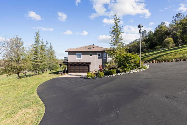 13399 Bell Brook Dr, Auburn, CA 95602