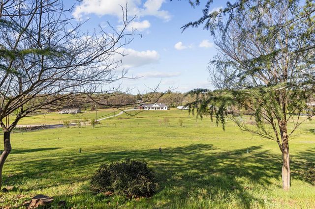 13399 Bell Brook Dr, Auburn, CA 95602