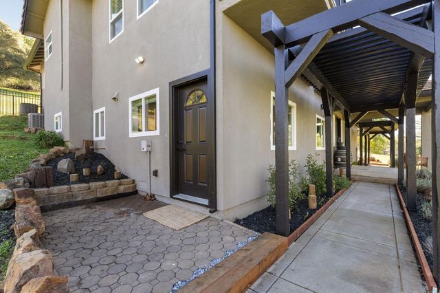 13399 Bell Brook Dr, Auburn, CA 95602