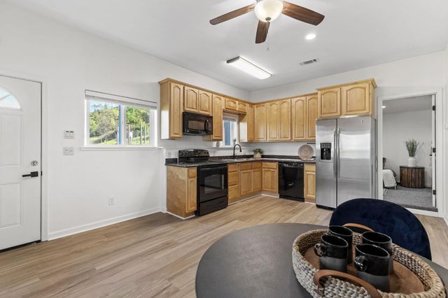 13399 Bell Brook Dr, Auburn, CA 95602