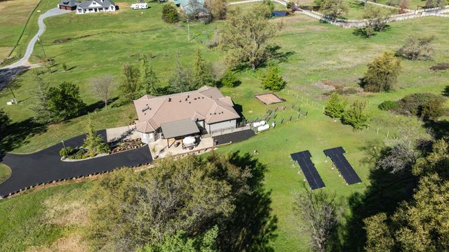 13399 Bell Brook Dr, Auburn, CA 95602