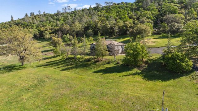 13399 Bell Brook Dr, Auburn, CA 95602