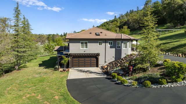 13399 Bell Brook Dr, Auburn, CA 95602