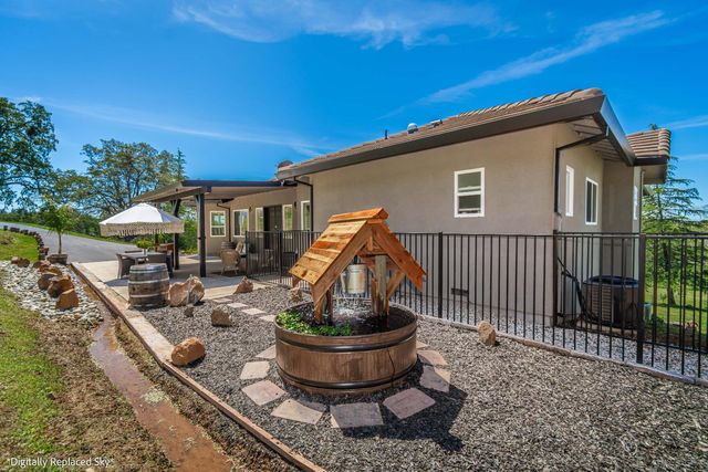13399 Bell Brook Dr, Auburn, CA 95602