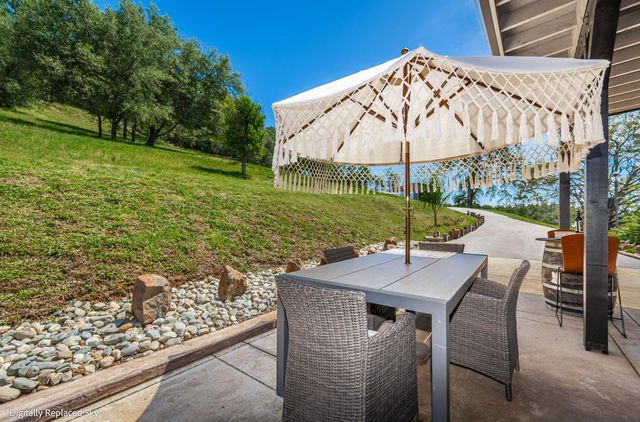13399 Bell Brook Dr, Auburn, CA 95602