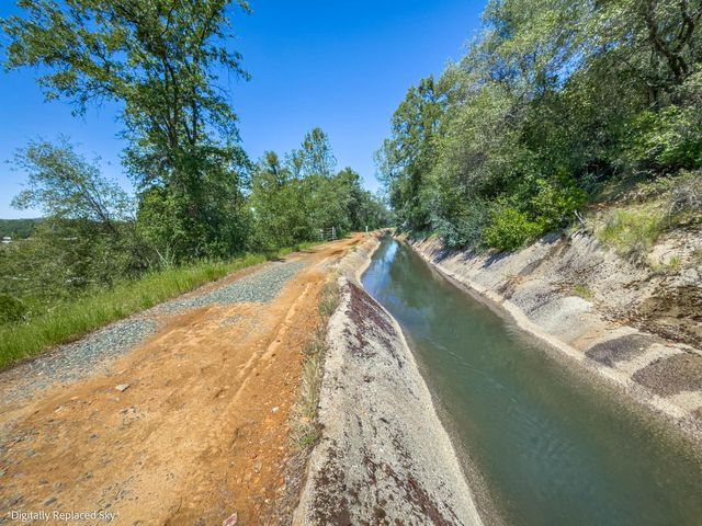 13399 Bell Brook Dr, Auburn, CA 95602